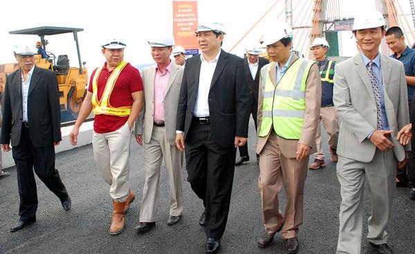 Xuân trên công trình nút giao thông khác mức Ngã ba Huế