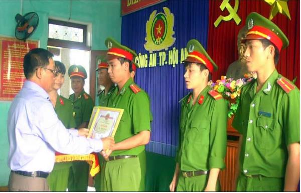 Thưởng nóng cho cá nhân, đơn vị bắt cướp