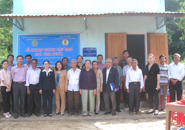 Trao nhà tình nghĩa cho cựu TNXP