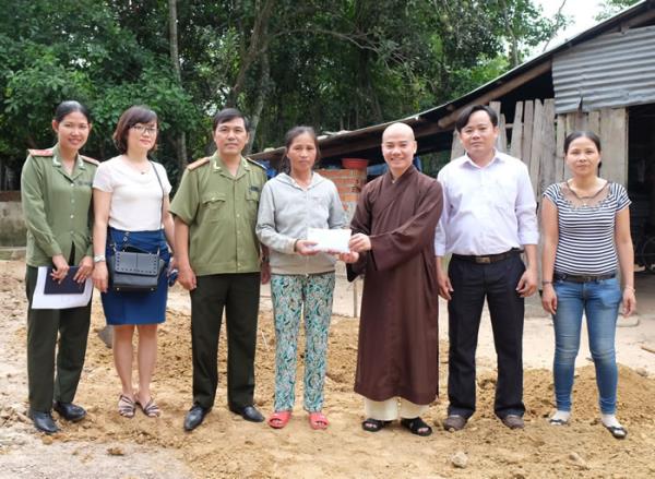 Chùa Bà Đa, Báo CATP Đà Nẵng trao tiền xây dựng nhà tình thương