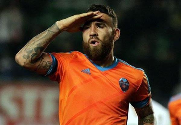 Otamendi gia nhập Manchester City