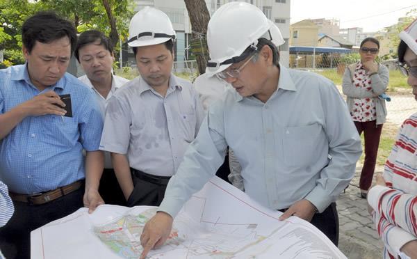 Khẩn trương dọn dẹp vệ sinh, tạo cảnh quan các lô đất trống chuẩn bị cho APEC 2017