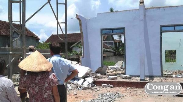 Sập tường, 3 người thương vong