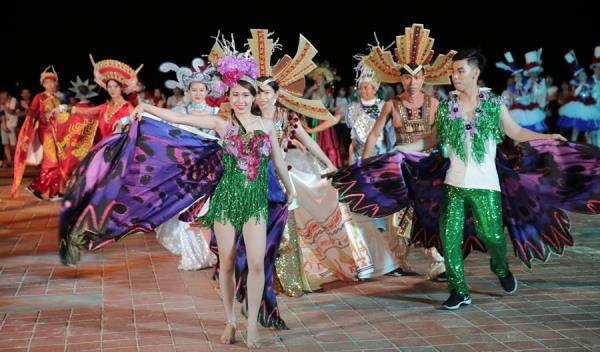 Pháo hoa chưa đủ, bạn cần phải biết Đà Nẵng còn nhiều lễ hội khủng hơn thế