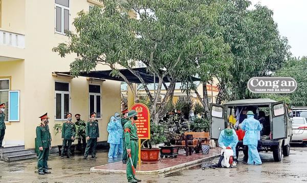 Cách ly 11 người Nghệ An đi cùng chuyến bay với bệnh nhân dương tính Covid-19