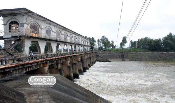 Hạn hán, mặn hoành hành các tỉnh miền Trung (Bài 3: Nguy cơ khủng hoảng nước sinh hoạt)