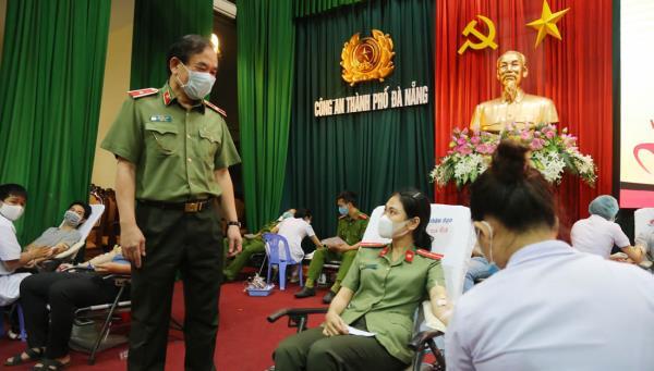 Công an Đà Nẵng vận động hiến 1.400 đơn vị máu
