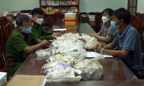 Trao trả gần 5,8 kg vàng tang vật vụ trộm tiệm vàng