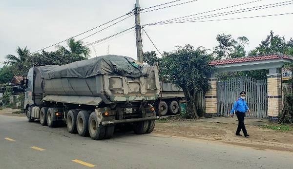 Tái diễn tình trạng xe quá tải trên quốc lộ 14b