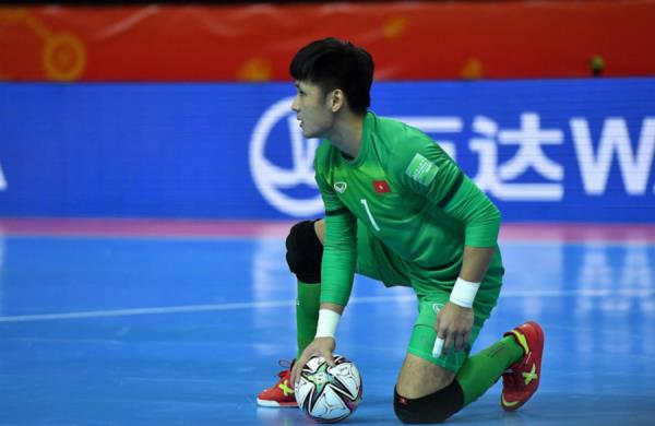 Thủ môn Hồ Văn Ý được khuyên sang Nhật Bản thi đấu