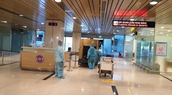 Việt Nam đón chuyến bay đầu tiên thí điểm đón khách có hộ chiếu vaccine