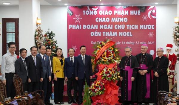 Chủ tịch nước Võ Văn Thưởng chúc mừng Giáng sinh tại Huế