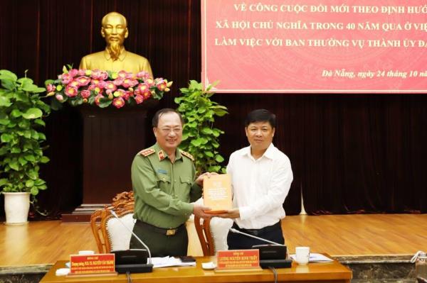 Khảo sát một số vấn đề lý luận và thực tiễn 40 năm đổi mới tại TP Đà Nẵng