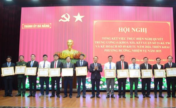 Công tác xây dựng, chỉnh đốn Đảng và hệ thống chính trị ngày càng bài bản, chất lượng