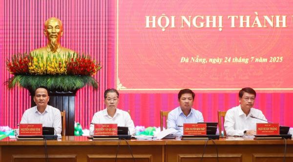 Thành ủy Đà Nẵng tổ chức hội nghị cho ý kiến về chuẩn bị công tác Đại hội lần thứ XXIII Đảng bộ thành phố