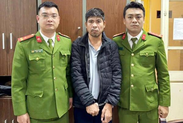 Bắt đối tượng trộm cắp tài sản của tài xế taxi, phát lộ thân phận bị truy nã