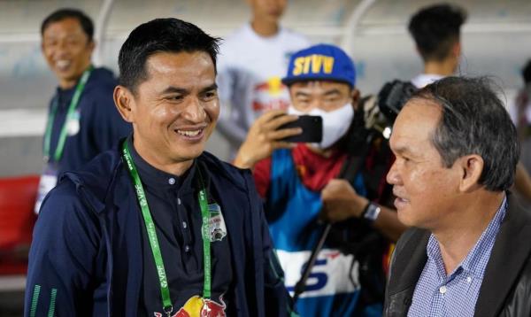 Kiatisuk bất ngờ trở lại HAGL