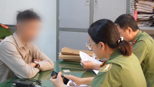 Từ việc nhẹ lương cao đến ngục tù Myanmar