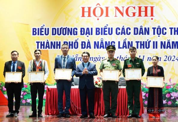 Đảm bảo phát triển bền vững vùng đồng bào các dân tộc thiểu số