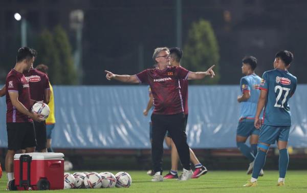 Tuyển Việt Nam chốt danh sách đá giao hữu tháng 10: Hoàn thiện khả năng chống chịu áp lực, cường độ cao