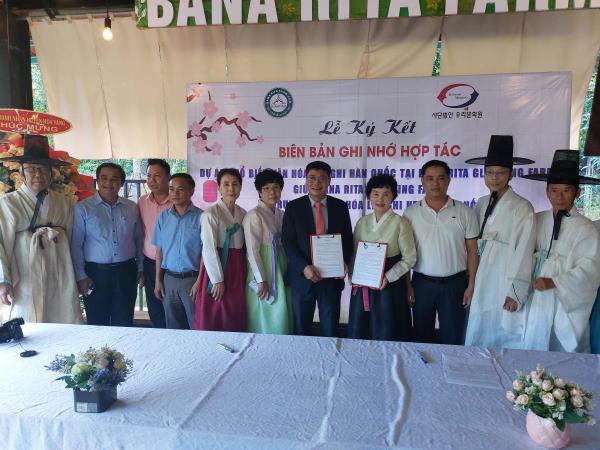 Giới thiệu trang phục lễ cưới truyền thống Hàn Quốc tại Bana Rita Farm