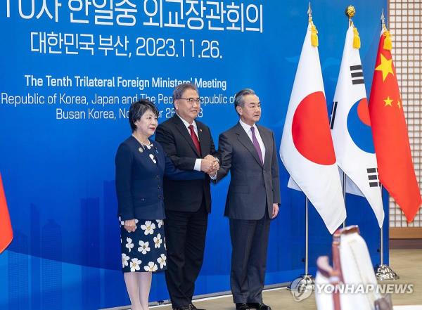 Ngoại trưởng Hàn - Trung - Nhật thúc đẩy hợp tác ba bên