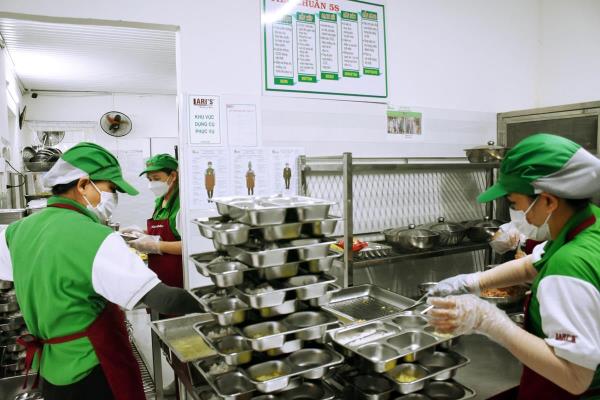 Hướng đến chuyên nghiệp trong tổ chức bếp ăn bán trú tại các trường học