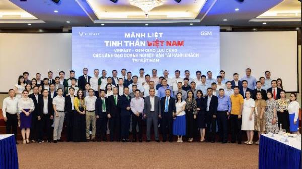 Vì sao nhiều doanh nghiệp vận tải sẵn sàng đền cọc mua xe xăng, sớm chuyển đổi sang xe điện?