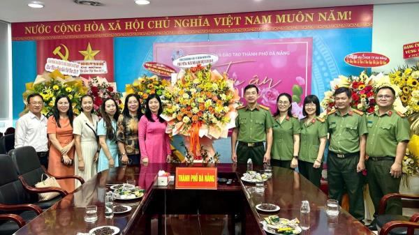 Lãnh đạo Công an thành phố Đà Nẵng thăm, chúc mừng Ngày Nhà giáo Việt Nam 20-11
