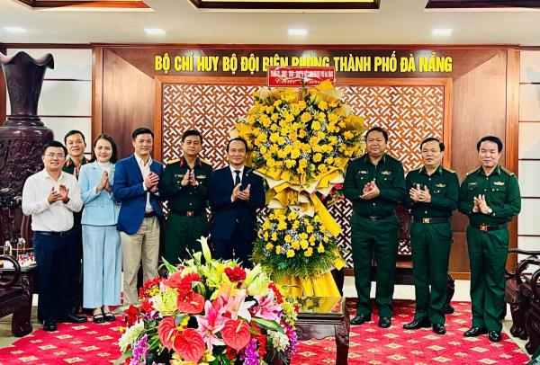 Phó Bí thư Thường trực Thành ủy Đà Nẵng thăm, chúc mừng lực lượng Bộ đội Biên phòng