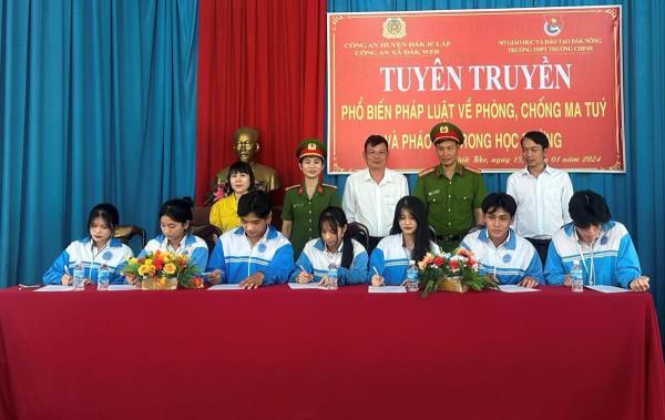 Ngăn ngừa thanh thiếu niên, học sinh sử dụng, chế tạo pháo nổ dịp Tết