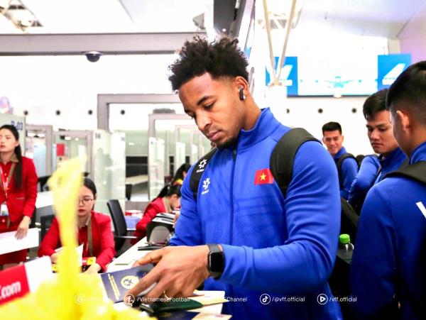 Đội tuyển Việt Nam đã đến Singapore