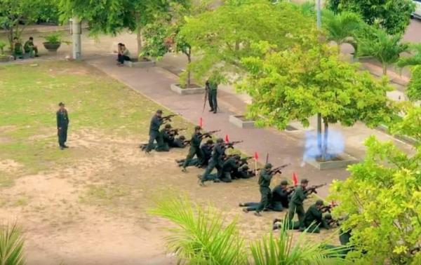 Thức cho dân ngủ ngon, gác cho dân vui chơi…