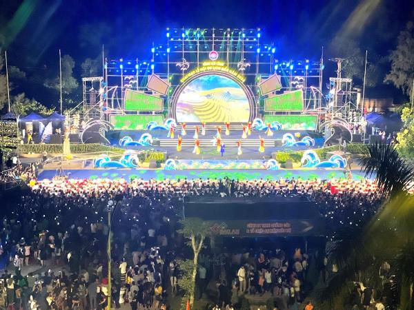 Khai mạc Lễ hội du lịch biển Hà Tĩnh năm 2024