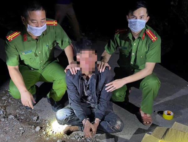 Sa lưới cùng 12.000 viên ma túy