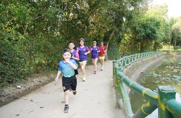 Giải Marathon Hành trình về Làng Sen