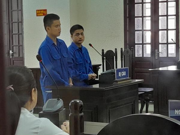 2 thanh niên tổ chức đưa người nước ngoài xuất cảnh trái phép lãnh án