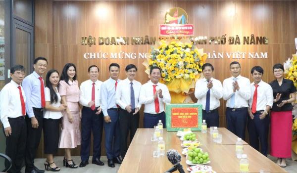 Lãnh đạo thành phố Đà Nẵng chúc mừng các doanh nghiệp nhân ngày Doanh nhân Việt Nam