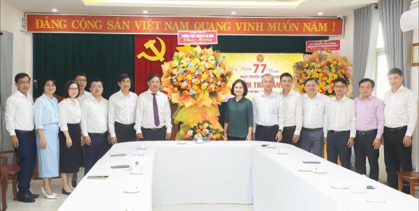 Bí thư Thành ủy Lương Nguyễn Minh Triết thăm, chúc mừng ngày truyền thống ngành Kiểm tra Đảng