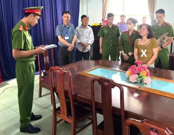 Bắt đối tượng lợi dụng quyền tự do dân chủ