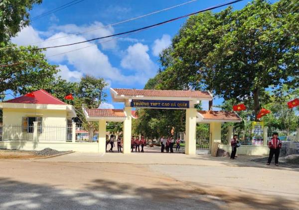 Nữ Hiệu trưởng từng cho học sinh lớp 12 tự nguyện nghỉ học đã bị miễn nhiệm chức vụ