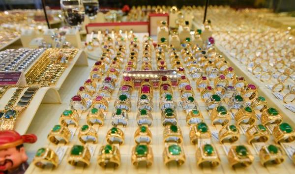 Giá vàng ngày 8/10: Trong nước, thế giới tăng không ngừng, tiếp tục thiết lập kỷ lục mới