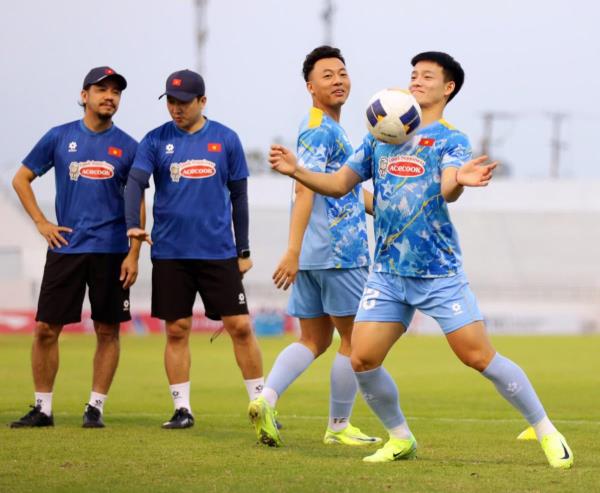 Bóng đá nam SEA Games 33: Người thiên hạ lo chuyện thiên hạ