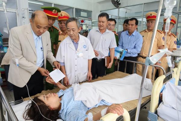 Lãnh đạo TP Đà Nẵng thăm hỏi, động viên nạn nhân vụ TNGT trên cao tốc