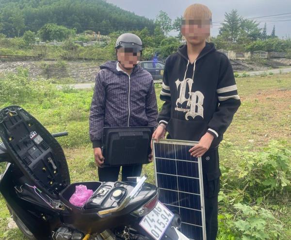 Vào nghĩa trang chôm… đèn trời