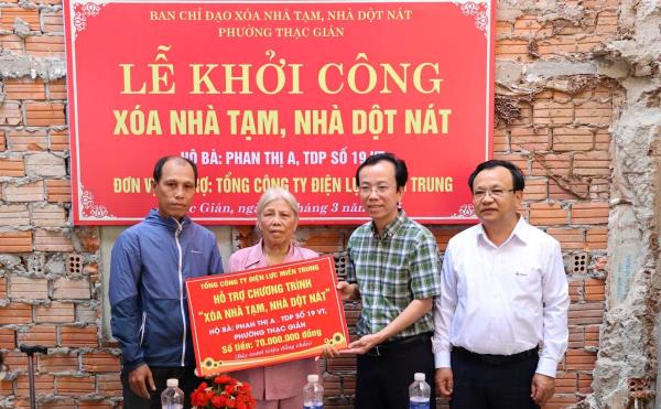 EVNCPC khởi công xây dựng nhà cho hộ dân trong chương trình xóa nhà tạm, nhà dột nát tại phường Thạc Gián