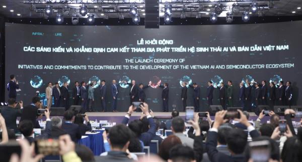 Thủ tướng Phạm Minh Chính: Việt Nam nỗ lực xoay chuyển tình thế, chuyển đổi trạng thái về bán dẫn và AI