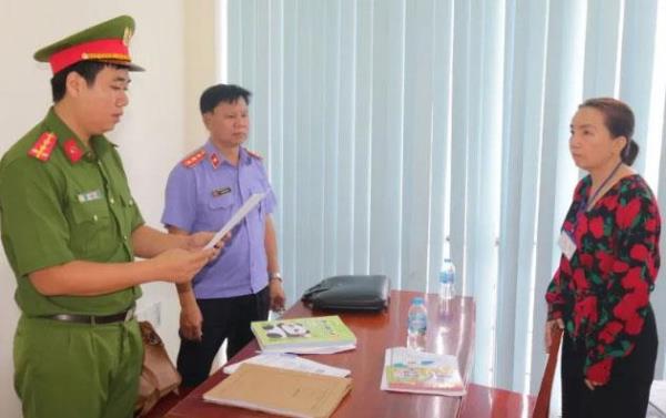 Lừa đảo vay tiền đáo hạn ngân hàng, chiếm đoạt gần 12 tỷ đồng