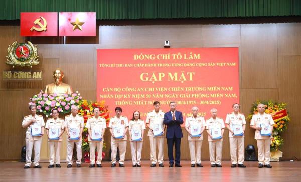 Tổng Bí thư Tô Lâm gặp mặt cán bộ Công an chi viện chiến trường miền Nam