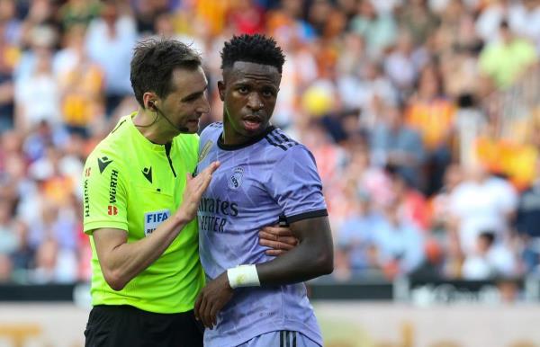 Đừng đụng đến Vinicius Jr